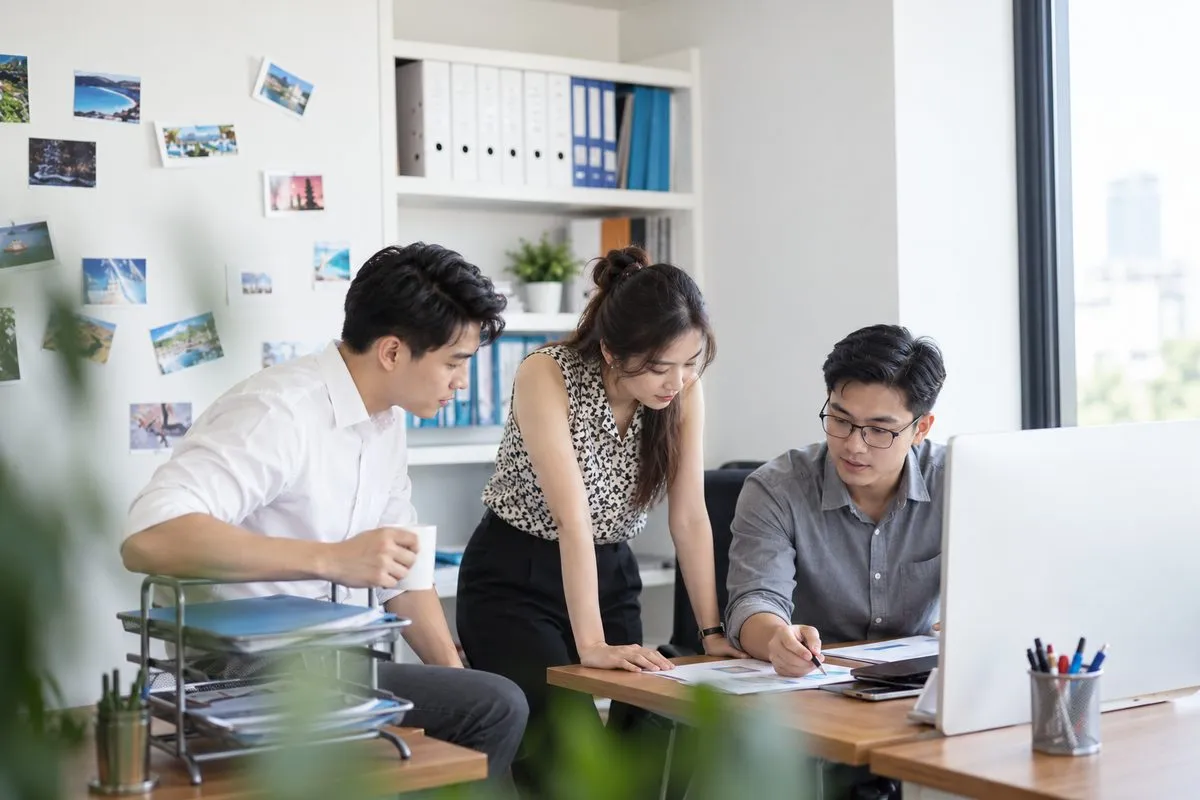 Đội ngũ cùng rà soát, hiệu chỉnh website trước khi ra mắt